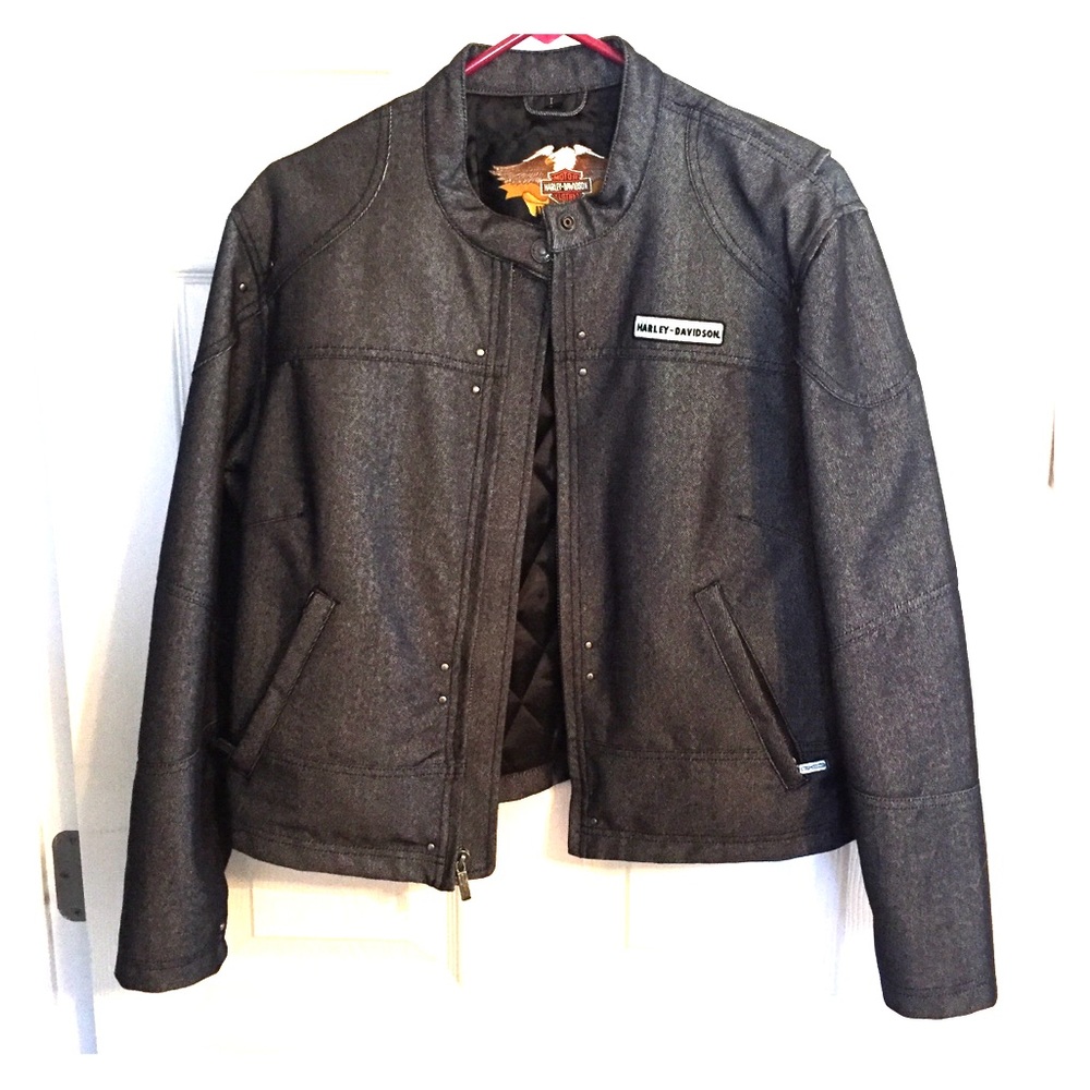 Like new gray Women’s Harley Davidson jacket!